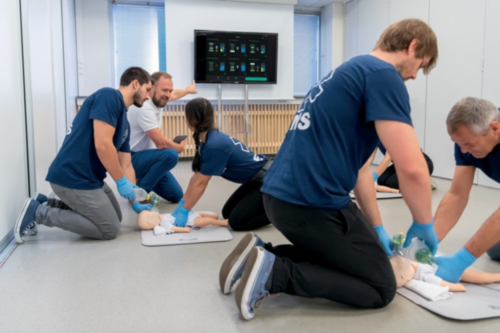Nieuwe Resusci Baby QCPR met luchtweghoofd